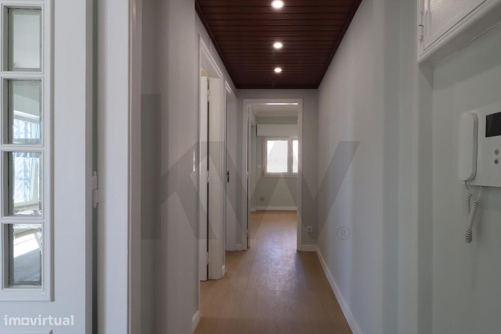 Apartamento T2 Totalmente Remodelado na Quinta do Rosário/Costa da Gui