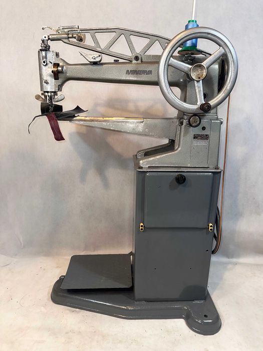 Łaciarka MINERVA maszyna szewska kaletnicza FILM NIĆ 20-40-60 SUPER!!!