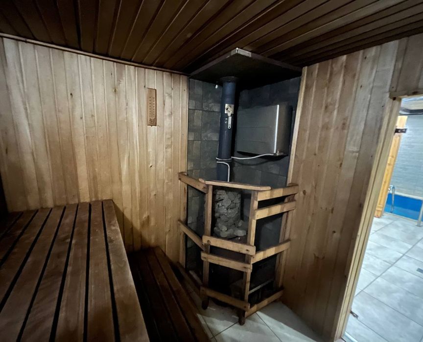 Баня семейная на дровах.