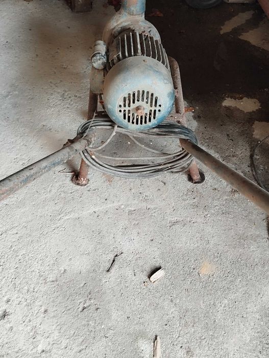 Motor rega com pinha para regar esvaziar esfoças etc.