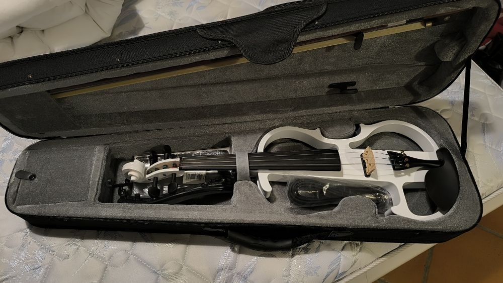 Violino elétrico 4/4 como novo