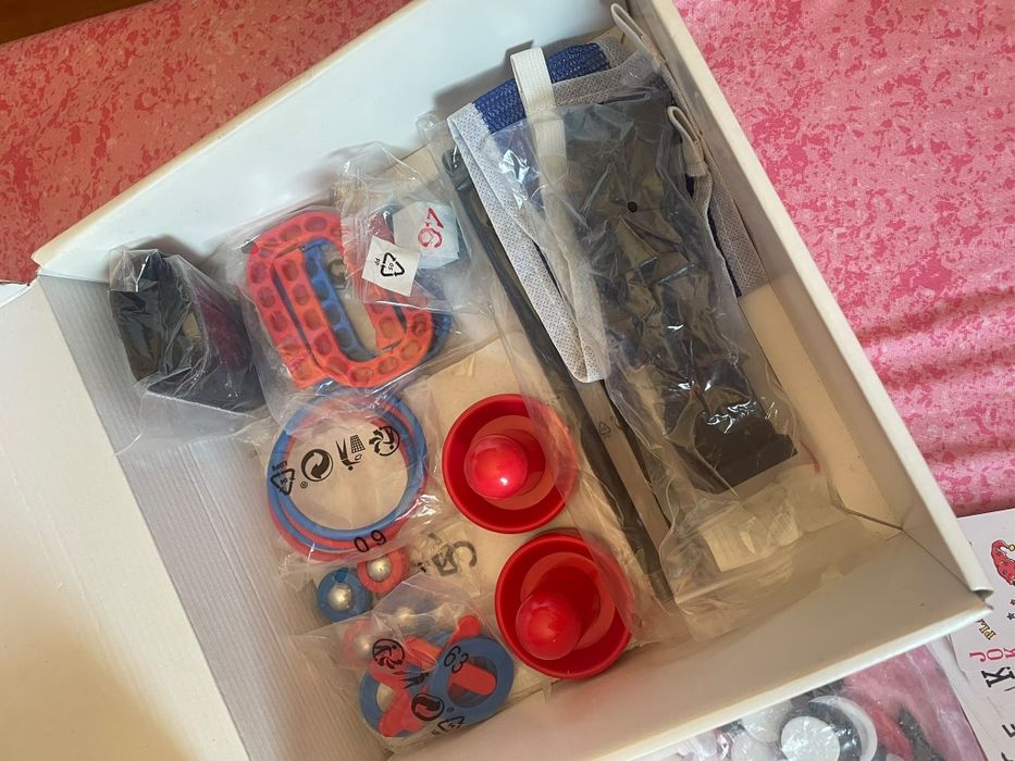 Mesa de matraquilhos e diversos jogos