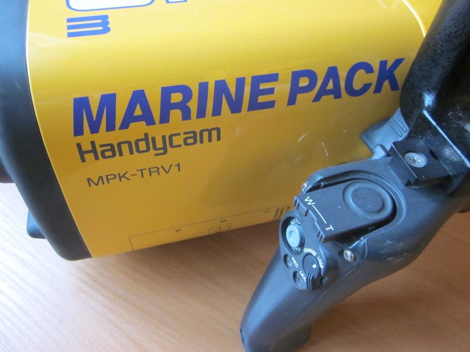 бокс + фонарь SONY Marine Pack для подводной сьемки до 75м