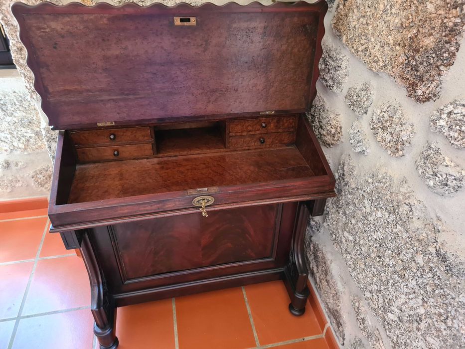 Secretária Davenport de madeira