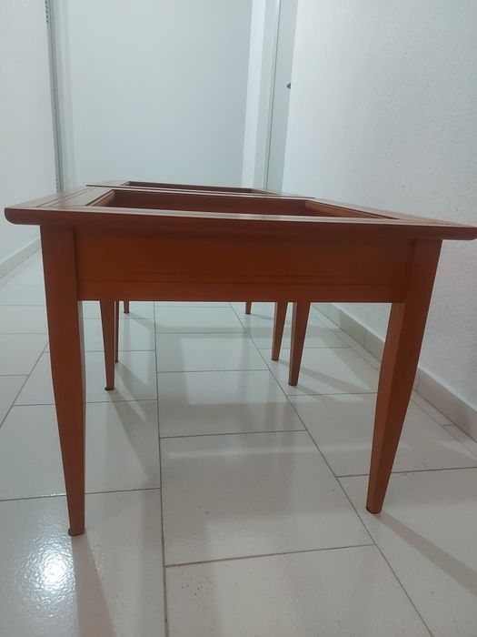 Mesas de apoio em cerejeira