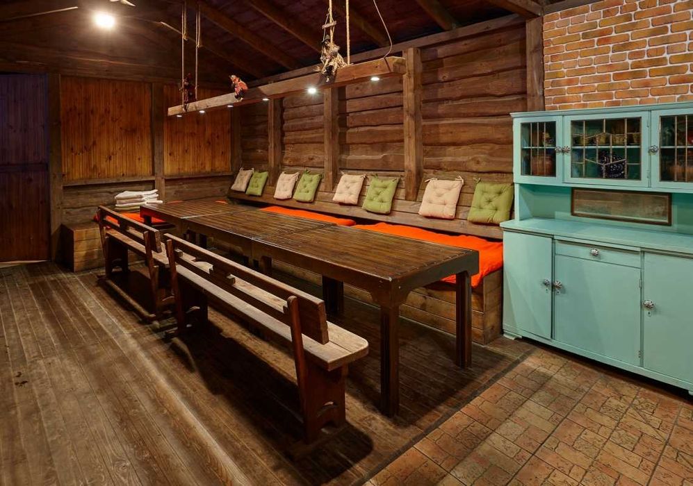 Дом 300 кв. Открытый бассейн с подогревом, сауна, джакузи, бильярд.