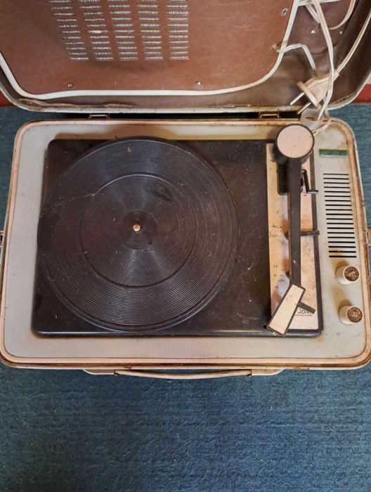 Электрофон »Юность-301» проигрыватель виниловых пластинок