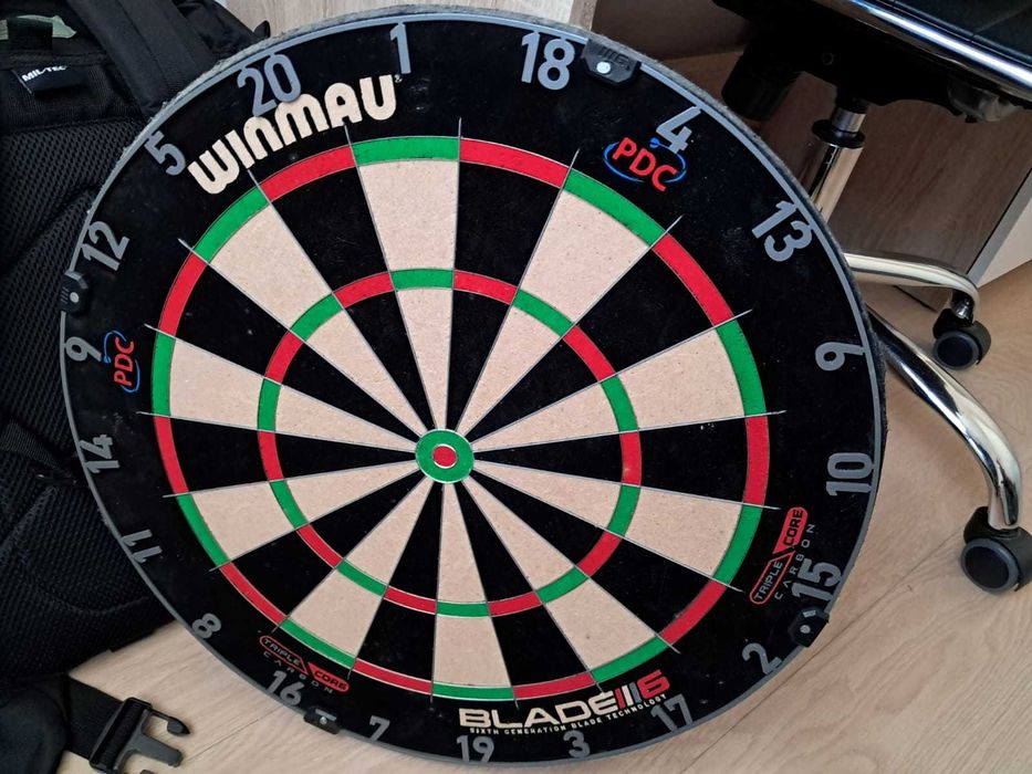 Conjunto de Dardos Profissional + Alvo + Protetor de Parede