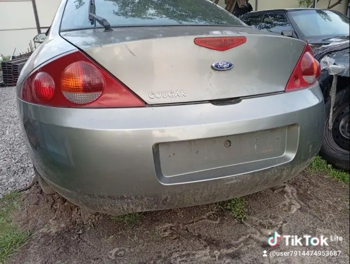 Продам автомобіль Ford Cougar