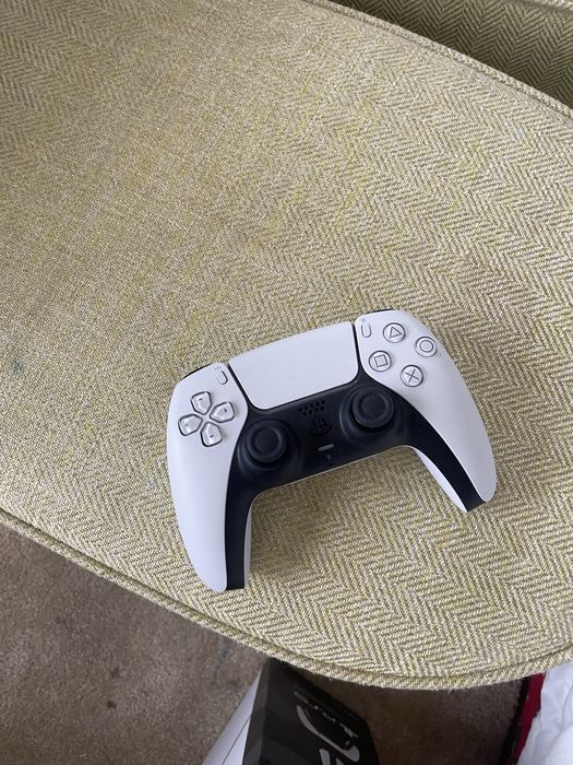 PS 5 com comando