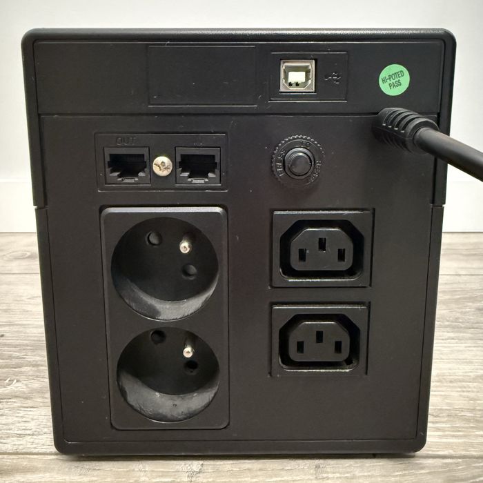 Zasilacz awaryjny UPS PowerWalker VI LCD/FR 1000VA/600W + NOWE aku '25