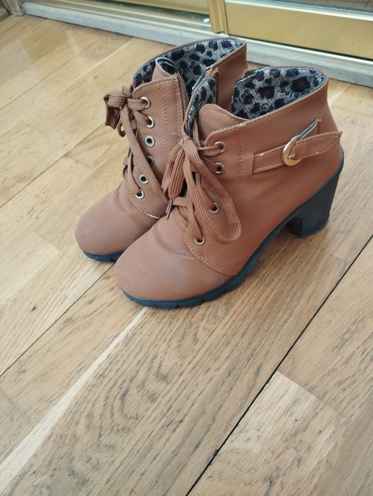 Botins castanhos 38