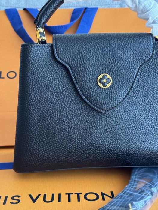Сумка Louis Vuitton Capucines. Размер ВВ