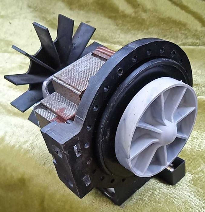 помпа для Indesit, Ariston