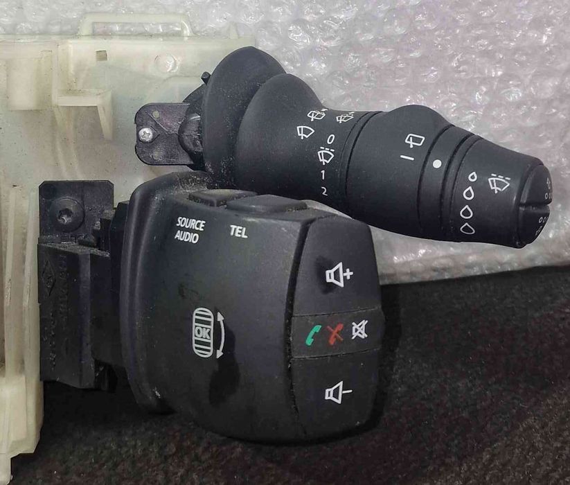 Conjunto / Manetes de Luzes e Limpa Vidros 255670017R - RENAULT MEGANE III Coupé