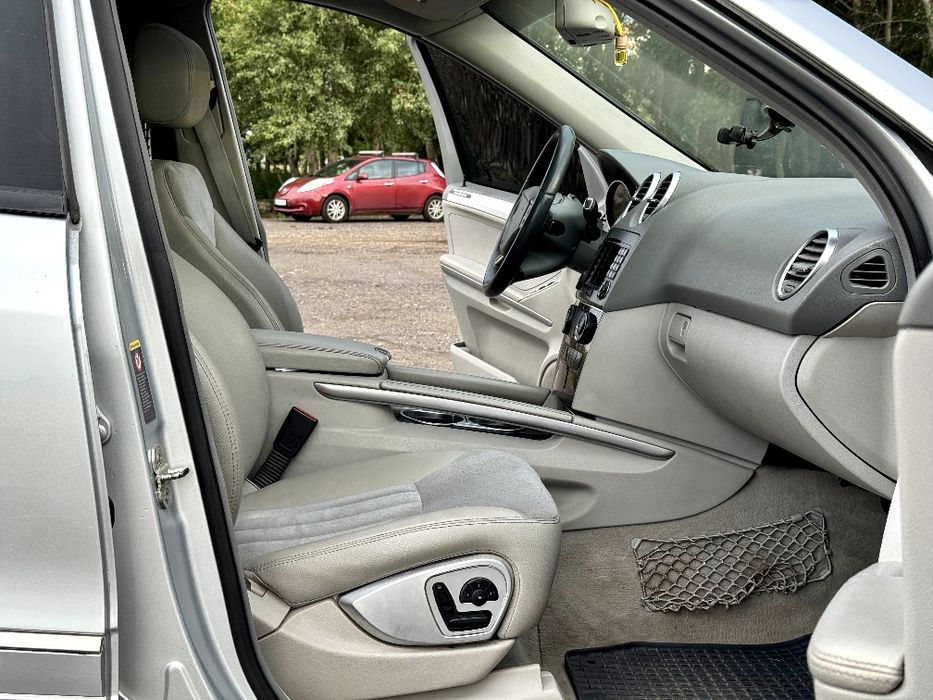 автомобіль мерседес МL 350