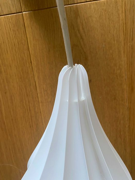 Minimalistyczna lampa Alva medium od duńskiej marki UMAGE