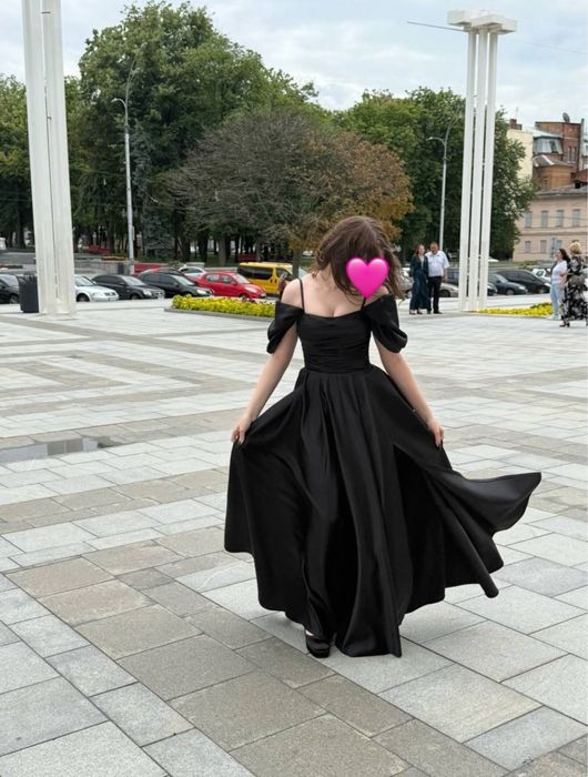Сукня вечірня, випускна.