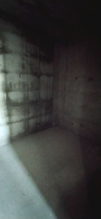 2-кімнатна квартира 77,5 кв.м. з АОГВ. 709$/кв.м. Будинок зданий та заселений.