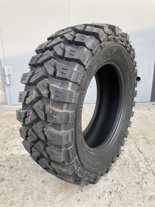 Шина 245 70 16 грязьова болотна резина МТ Trepador 4x4