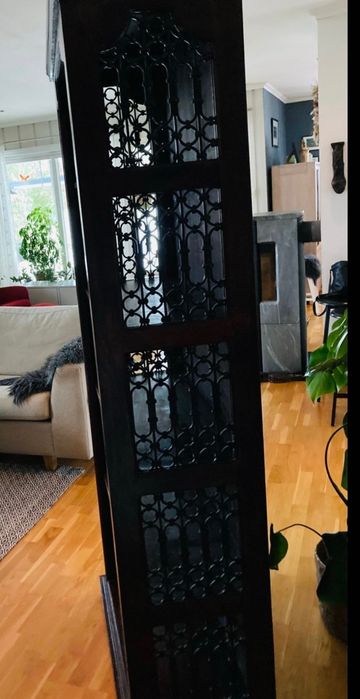 Piękny indyjski regał