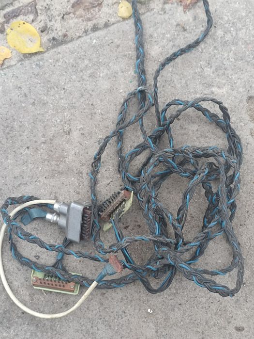 Продам разъем с проводом.