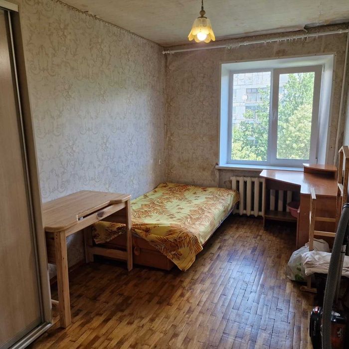 продам 2к квартиру  ж-м Тополь-1