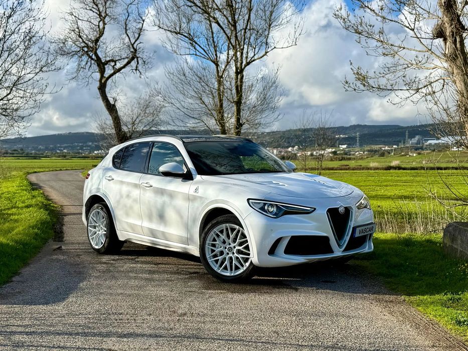 Alfa Romeo Stelvio V6 2.9 Bi-Turbo AT8-Q4 Quadrifoglio