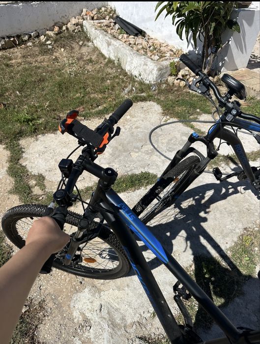 Vendem-se 2 bicicletas ROCKRIDER ST 120, roda 27,5”, em estado impecável.