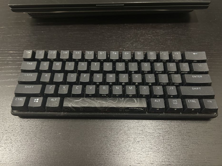 Vendo teclado Hyperx Alloy Origins 60 (red) com um mês de uso.