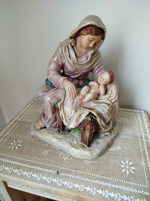 Antiga e belíssima Escultura "Virgem Maria e o Menino"