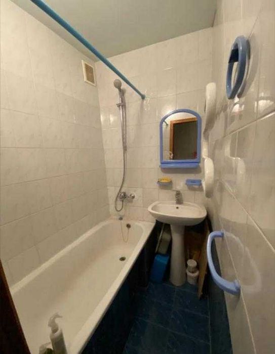 Продается 2 ком 3/5, метро 15 минут.