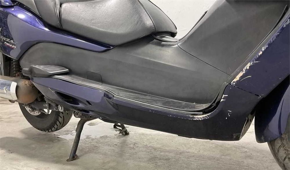 Honda Forza 250 (2005) – Scooter Potente, Confortável e Fiável aceito troca por 125cc
