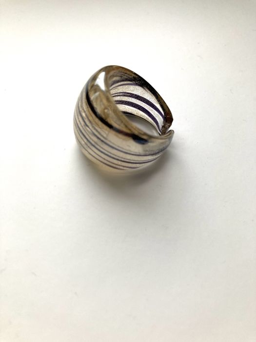 Pierścionek masa beż paski przezroczysty biżuteria