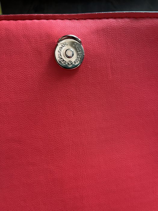 Сумка Guess на ланцюжку