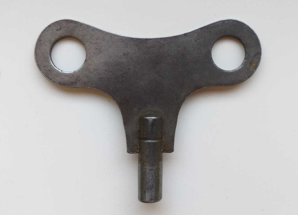 KLUCZ do nakręcania zegara 4 mm od Zegar Metron 1983 Kluczyk