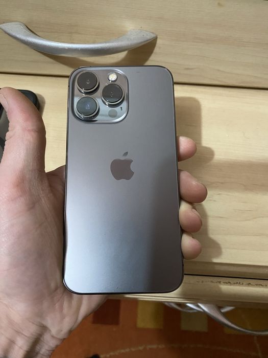 Продам  телефон apple