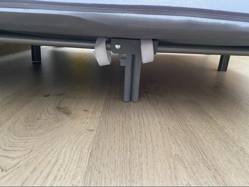 Łóżeczko turystyczne Lionel, z materacem dosatkowym stan idealny