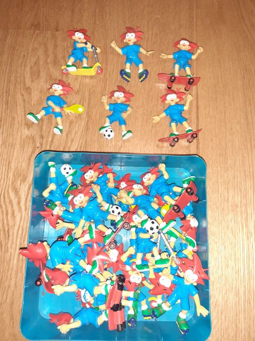 Muitos bonecis antigos yoco pvc