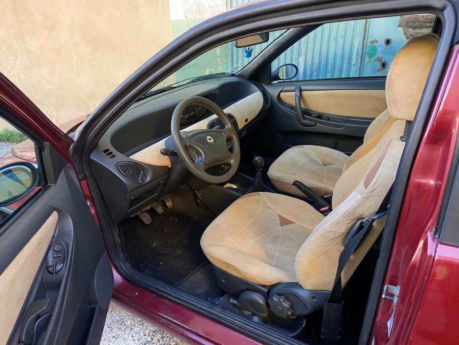 Lancia Y10 com junta queimada