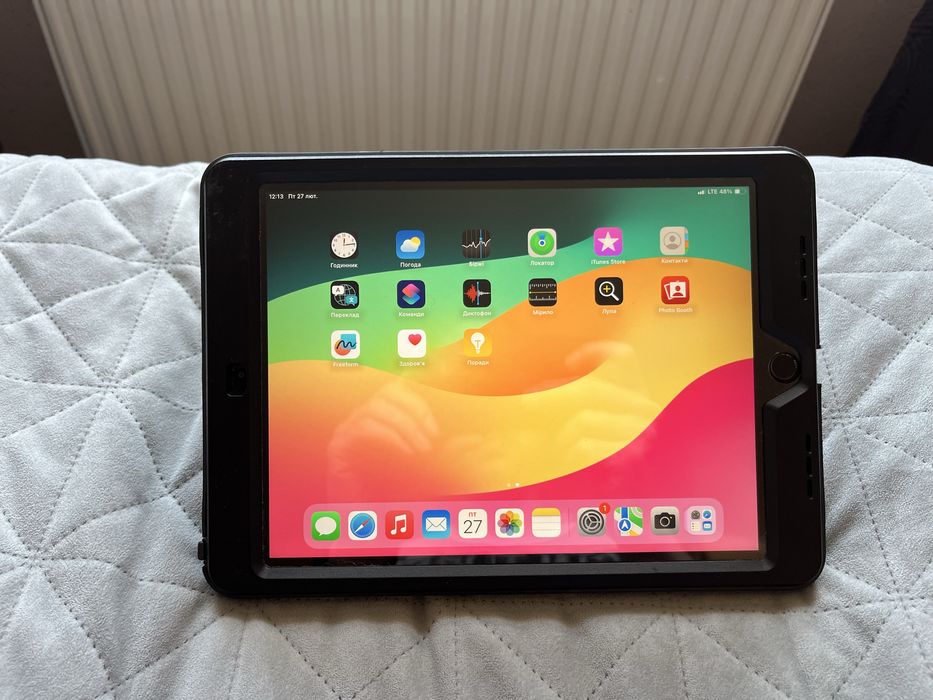 Apple iPad 6 покоління 32Gb з LTE та чохлом