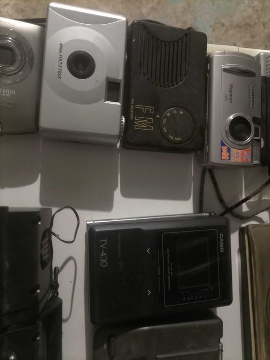 Máquinas fotográficas gravadores rádios antigos