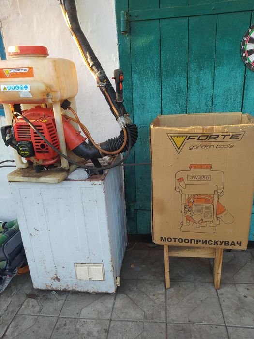 Продам мото оприскувач