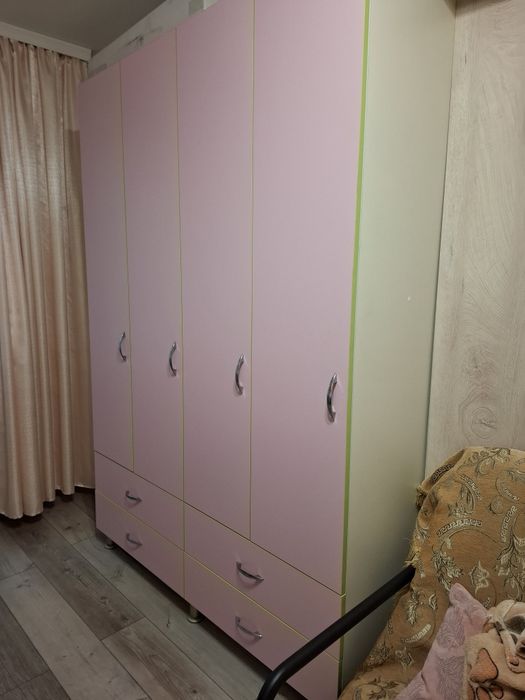Продам шкаф в гарному стані