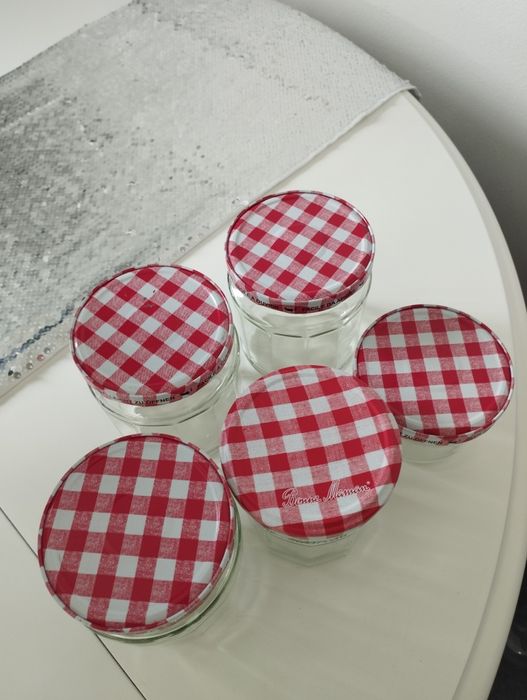 Скляні баночки для кухні