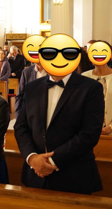 Granatowy garnitur Evenemen