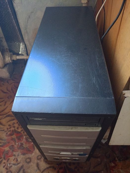 Продам ПК и монитор со всеми проводами рабочий