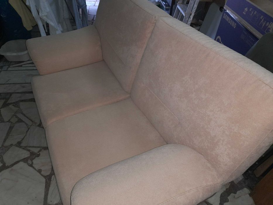 Sofá de 2 lugares Beje