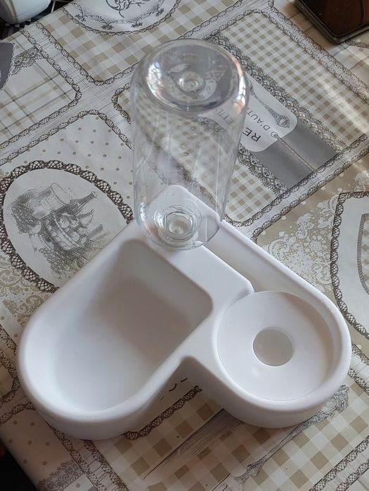 Dispensador de Comida e Água