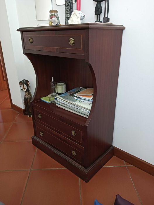 Movél de apoio em madeira